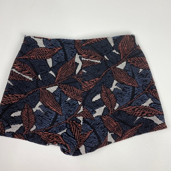 Zara Trafaluc Collection Shorts Women’s Size M Jacquard Print - Picture 10 of 10